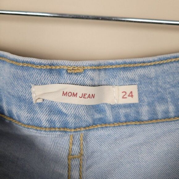 Levi's Mom Jean Jeweled Rhinestone High Waist Light Wash Blue Crop Jeans Sz 24 - Picture 15 of 15